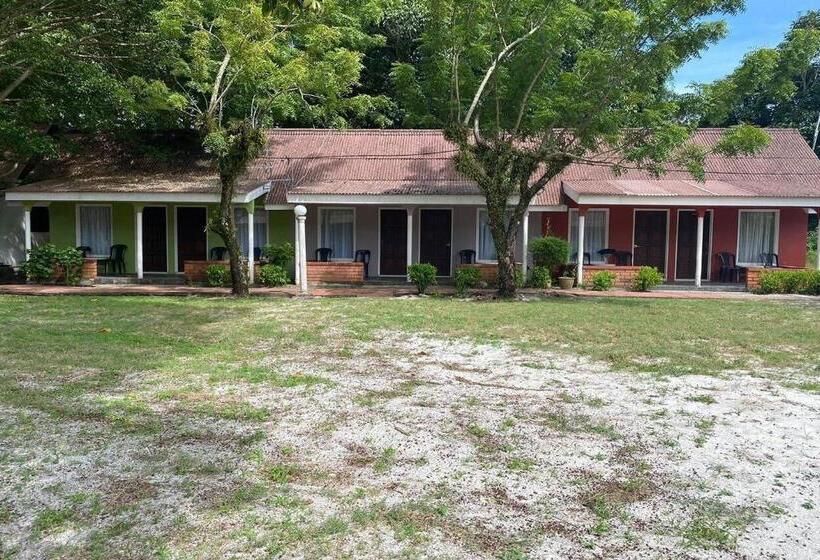 Отель Corrie Chalet, Pantai Cenang Langkawi
