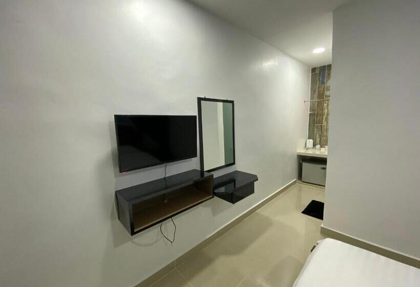 Отель Corrie Chalet, Pantai Cenang Langkawi