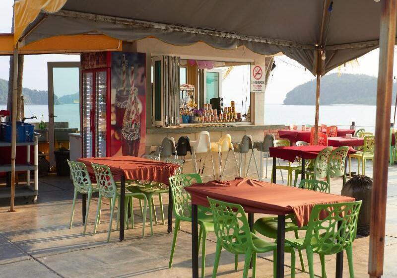 Отель Corrie Chalet, Pantai Cenang Langkawi