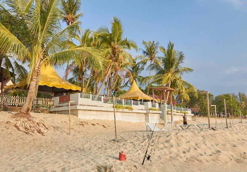 Отель Corrie Chalet, Pantai Cenang Langkawi