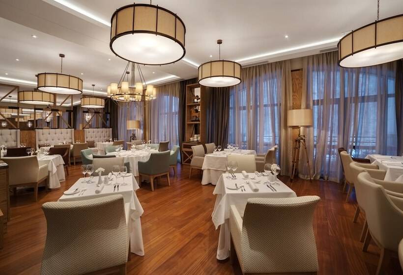 هتل Crowne Plaza   Borjomi, An Ihg