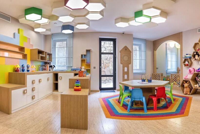 هتل Crowne Plaza   Borjomi, An Ihg