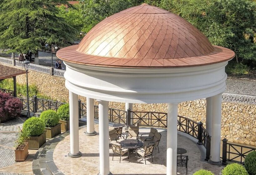 هتل Crowne Plaza   Borjomi, An Ihg