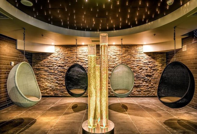 هتل Crowne Plaza   Borjomi, An Ihg