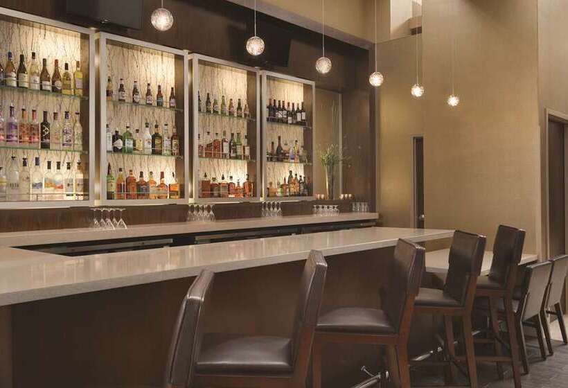 בית מלון כפרי Embassy Suites By Hilton Akroncanton Airport