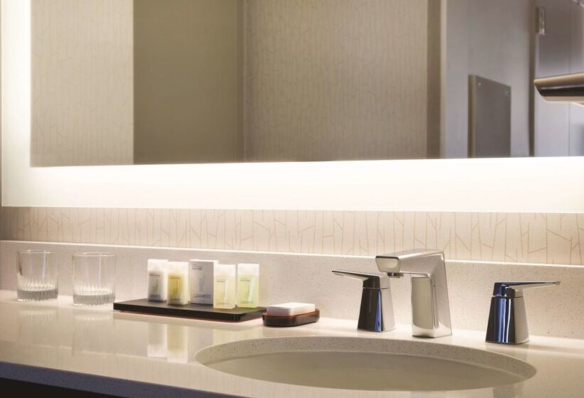 فندق Embassy Suites By Hilton The Woodlands At Hughes Landing