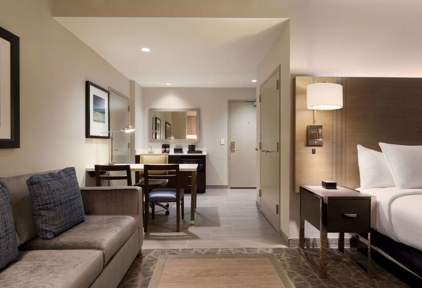 فندق Embassy Suites By Hilton The Woodlands At Hughes Landing