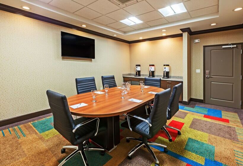 فندق Hampton Inn & Suites Claremore