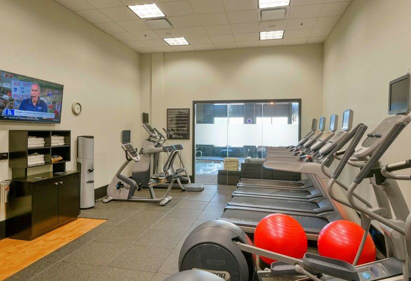 هتل Hilton Garden Inn Raleigh /crabtree Valley