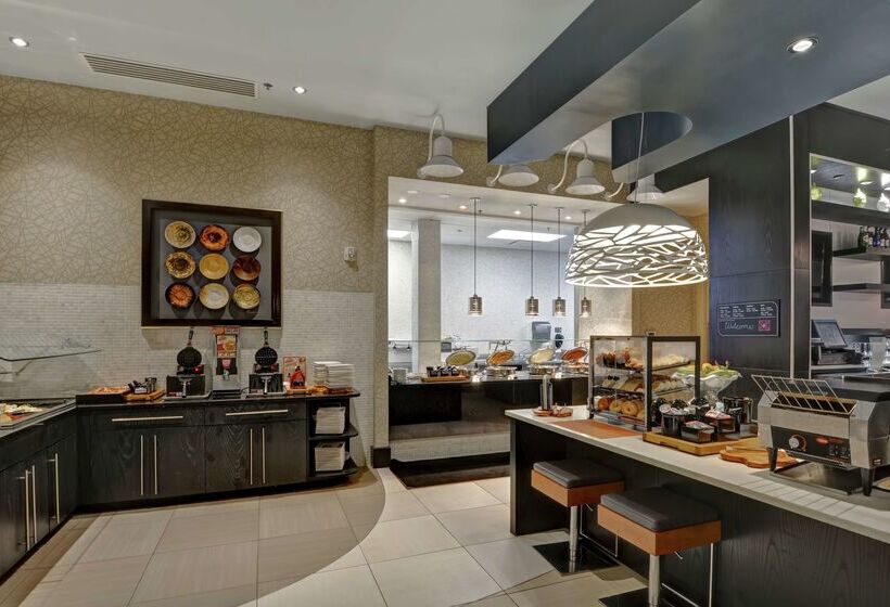 هتل Hilton Garden Inn Raleigh /crabtree Valley