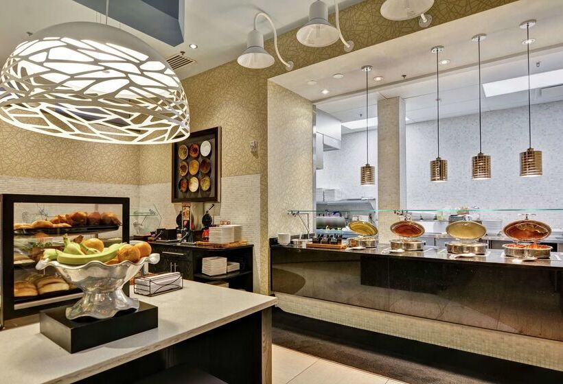 هتل Hilton Garden Inn Raleigh /crabtree Valley