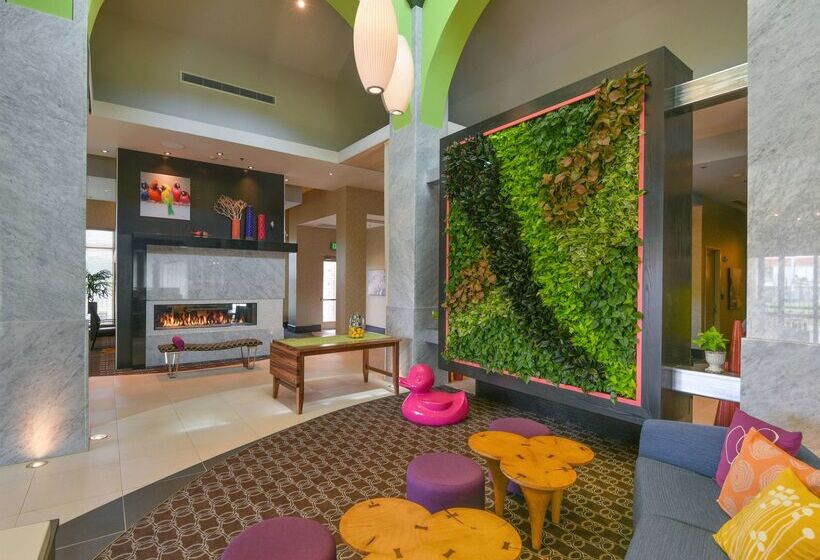 هتل Hilton Garden Inn Raleigh /crabtree Valley