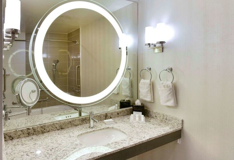 هتل Hilton Garden Inn Raleigh /crabtree Valley