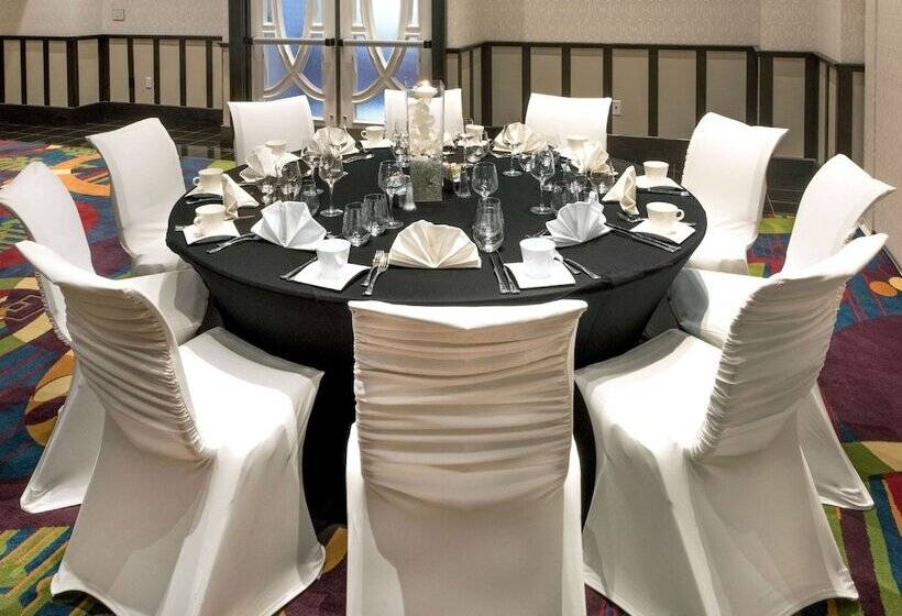 هتل Hilton Garden Inn Raleigh /crabtree Valley