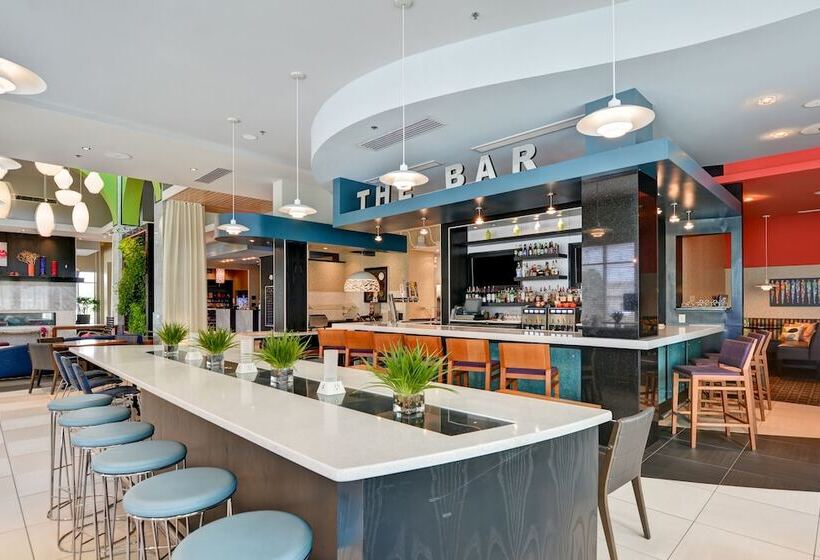 هتل Hilton Garden Inn Raleigh /crabtree Valley