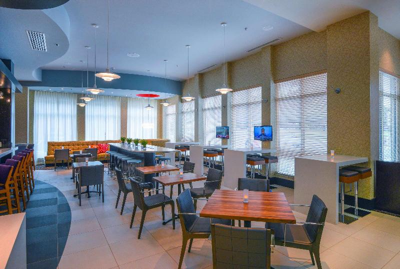 هتل Hilton Garden Inn Raleigh /crabtree Valley