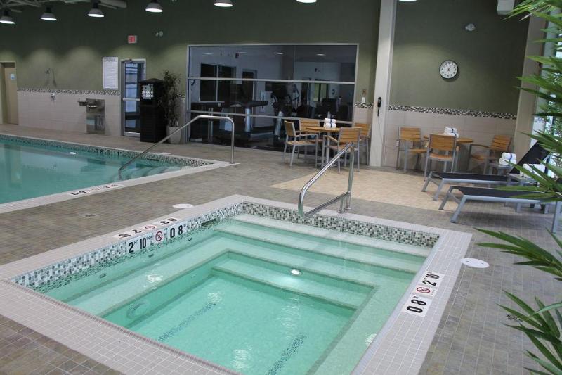 فندق Holiday Inn Express & Suites Cold Lake, An Ihg