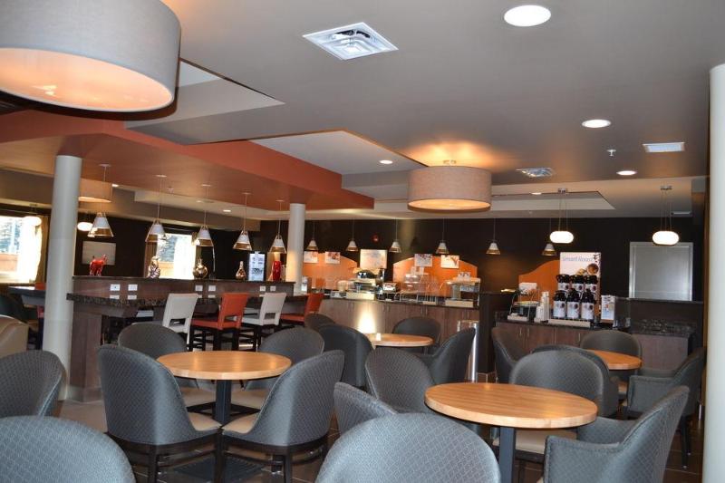 فندق Holiday Inn Express & Suites Cold Lake, An Ihg