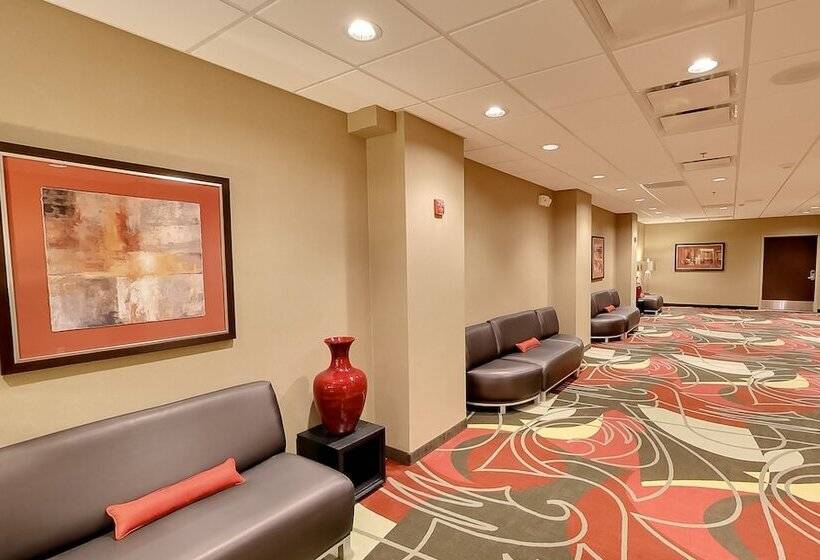 فندق Holiday Inn Express & Suites Plymouth   Ann Arbor Area, An Ihg