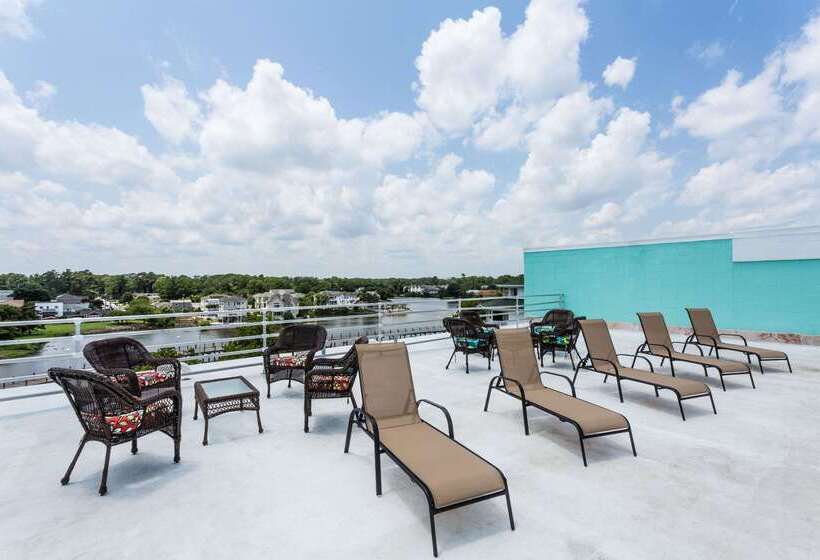 فندق Howard Johnson By Wyndham Virginia Beach At The Beach