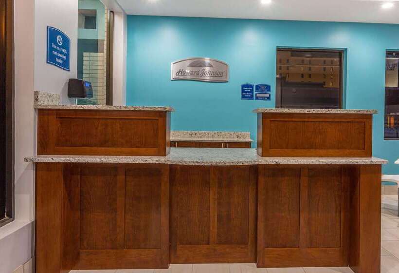 فندق Howard Johnson By Wyndham Virginia Beach At The Beach