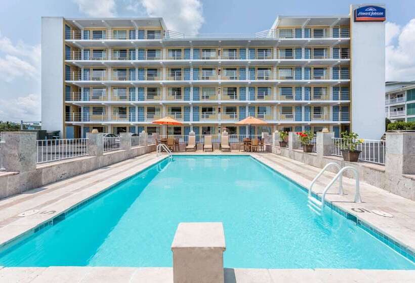 فندق Howard Johnson By Wyndham Virginia Beach At The Beach