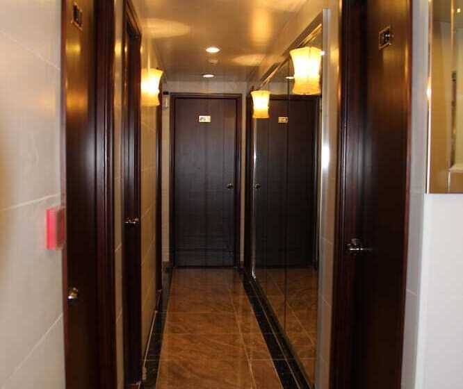 هتل Joyous Guest House