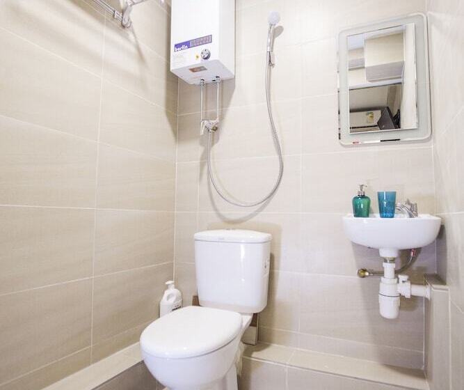 هتل Joyous Guest House