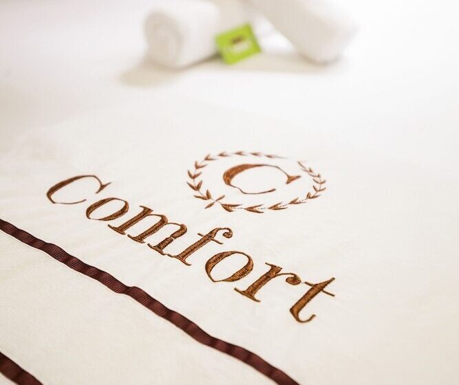 هتل Joyous Guest House