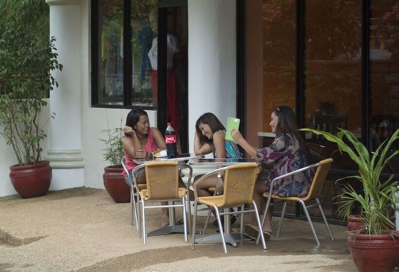 هتل Kawayanan Heights Inn