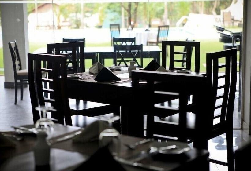 Отель Lavendish Okrin