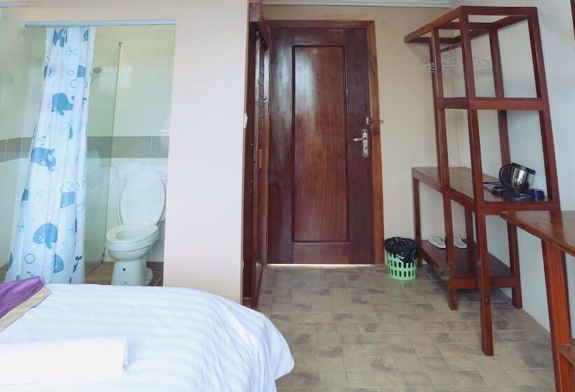 فندق Neakru Guesthouse And Restaurant