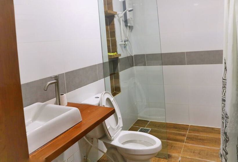 فندق Neakru Guesthouse And Restaurant