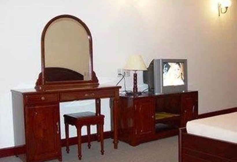 هتل Nha Khach Tien Giang