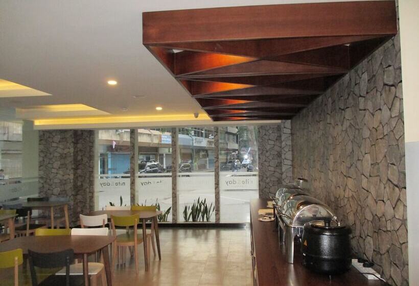 ホテル Nite & Day Batam Jodoh Square