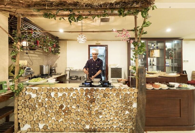 Paris Hotel & Apartment Nha Trang