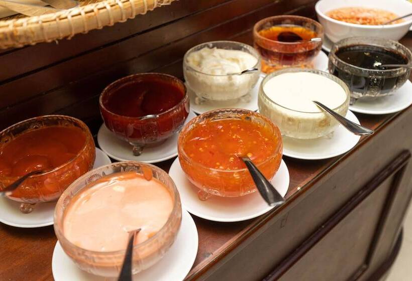 Paris Hotel & Apartment Nha Trang