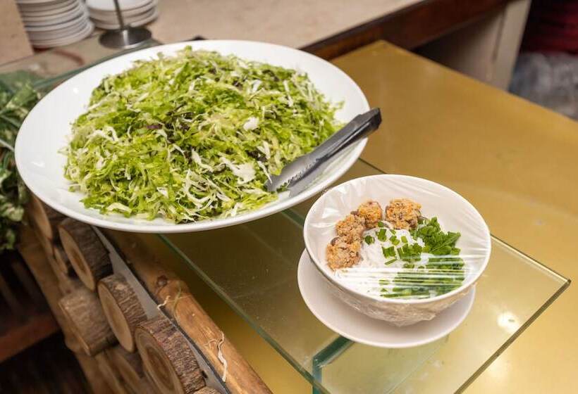 Paris Hotel & Apartment Nha Trang