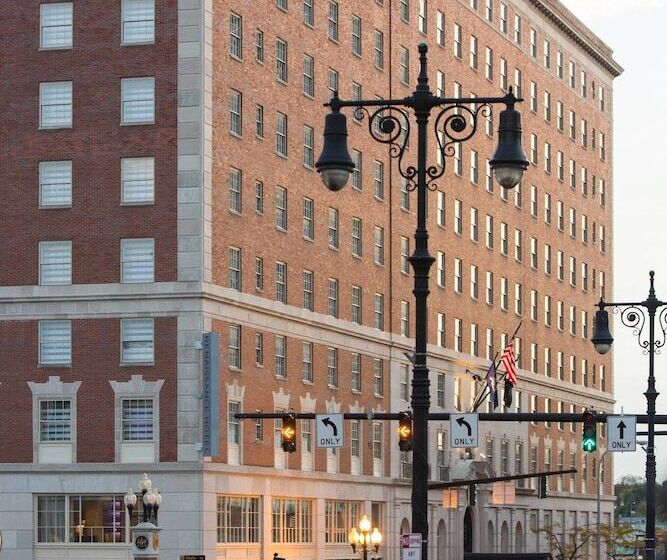 בית מלון כפרי Renaissance Albany