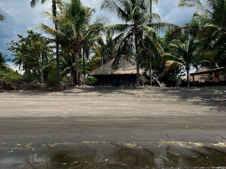 فندق Rinjani Beach Eco Resort