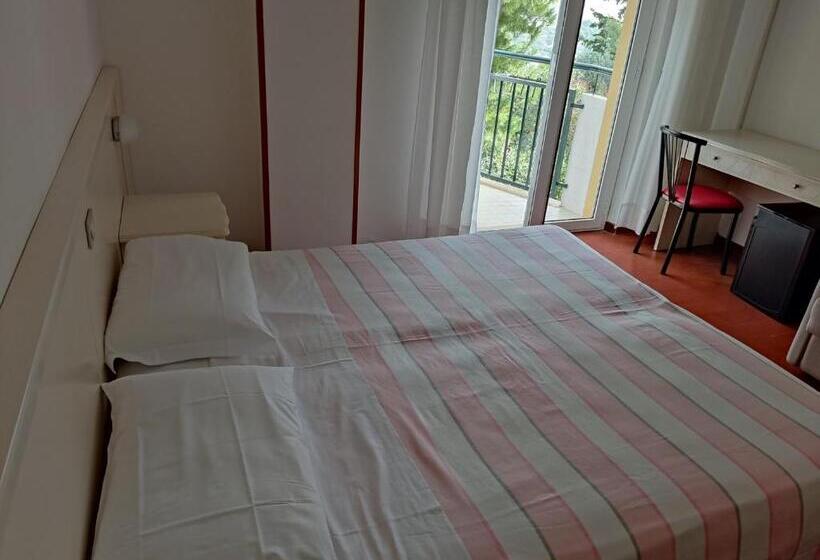 호텔 Ristorante Il Grillo