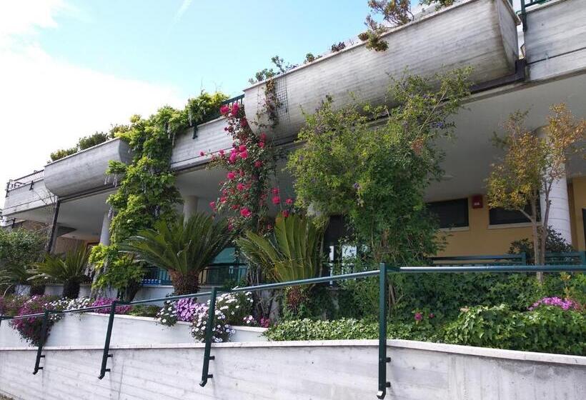 호텔 Ristorante Il Grillo