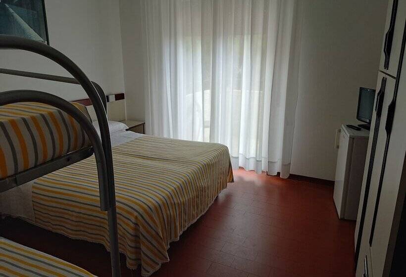 ホテル Ristorante Il Grillo