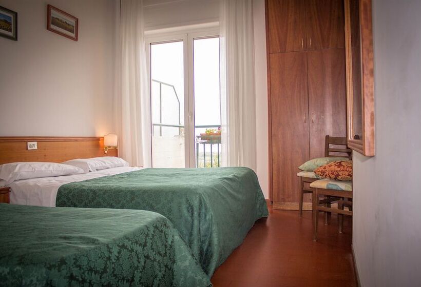 호텔 Ristorante Il Grillo