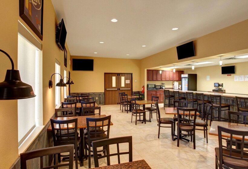 فندق Rodeway Inn & Suites