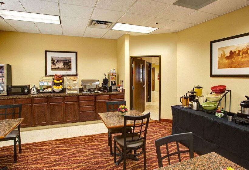 فندق Rodeway Inn & Suites