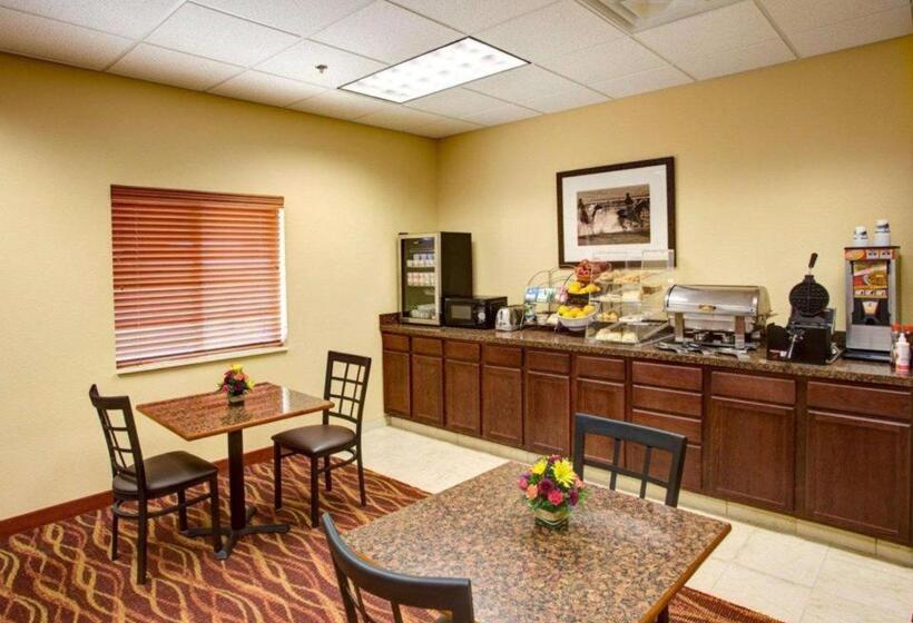 فندق Rodeway Inn & Suites