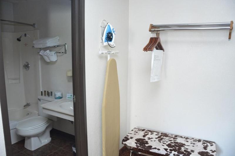 فندق Roosevelt Inn & Suites