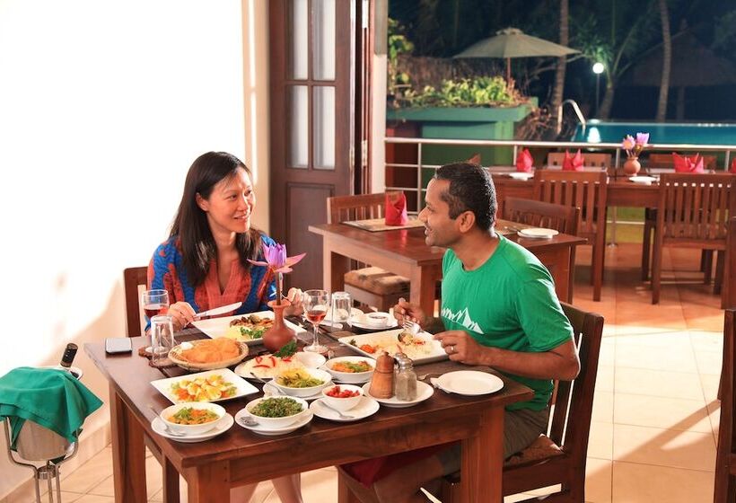 Отель Sea Rock Villa