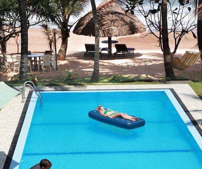 Отель Sea Rock Villa